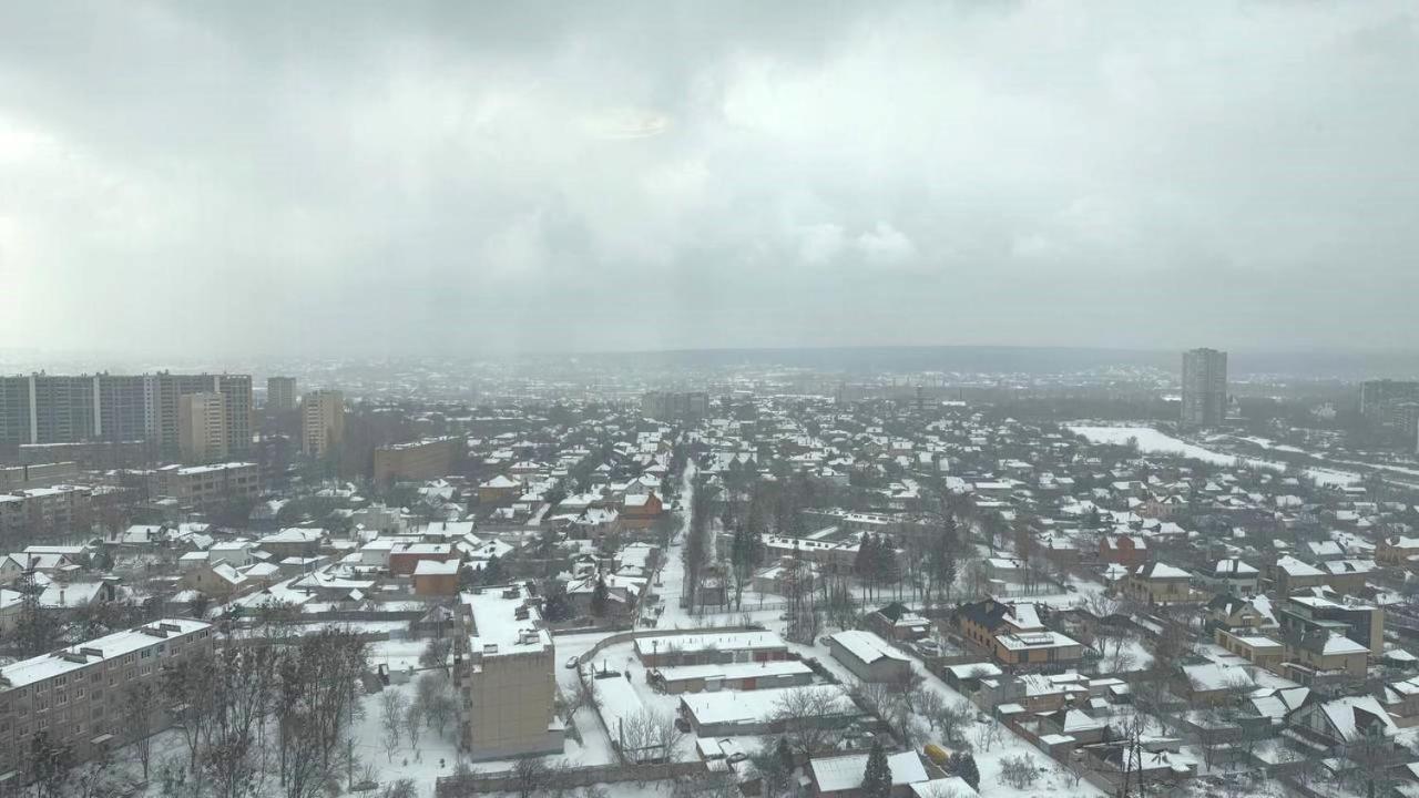 Bright House On 23 Serpnya Kharkiv Exterior photo